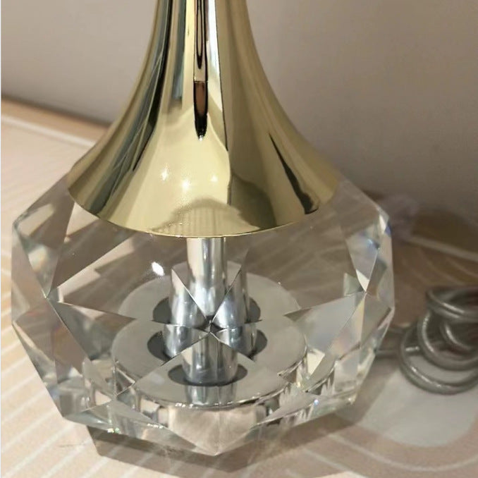 Bottle Round Pleated Hardware Table Lamp