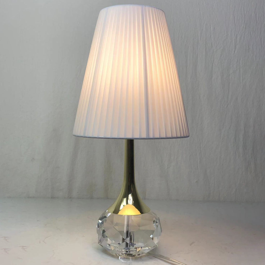 Bottle Round Pleated Hardware Table Lamp