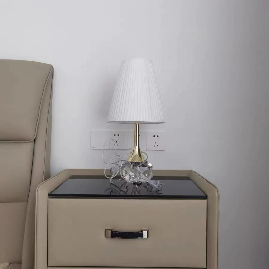 Bottle Round Pleated Hardware Table Lamp