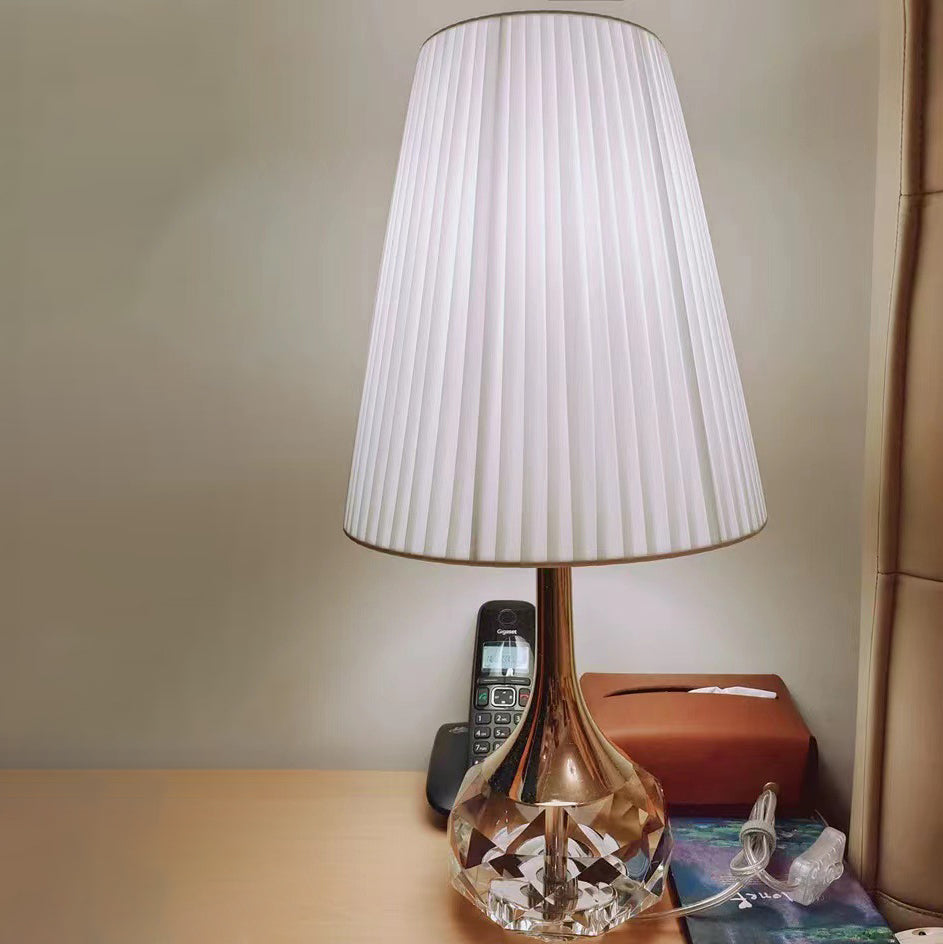 Bottle Round Pleated Hardware Table Lamp