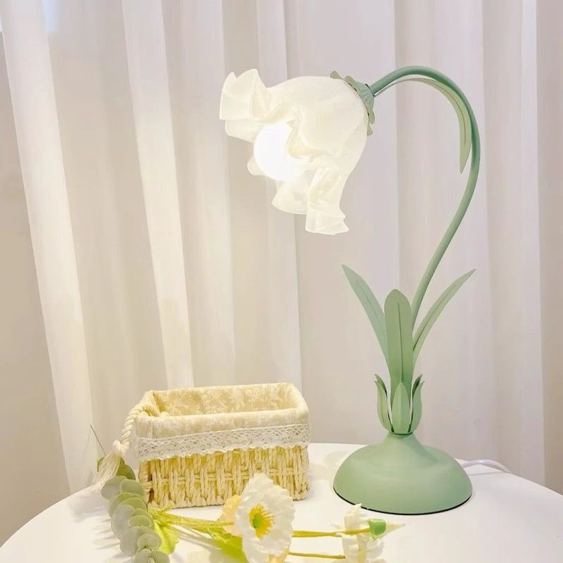 Floral Disc Iron Acrylic Table Lamp