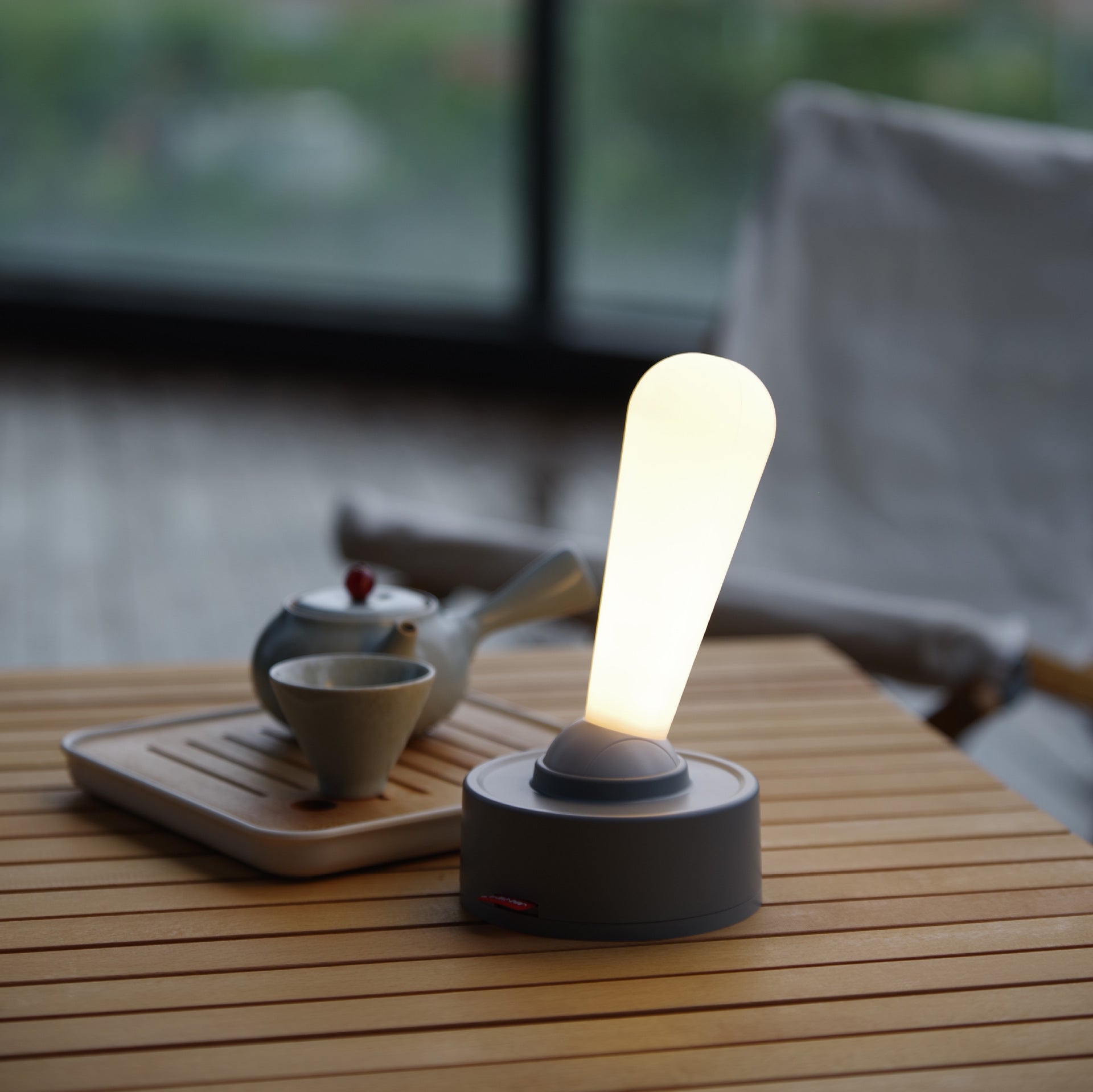 Oval Handle Toggle Cylinder Table Lamp