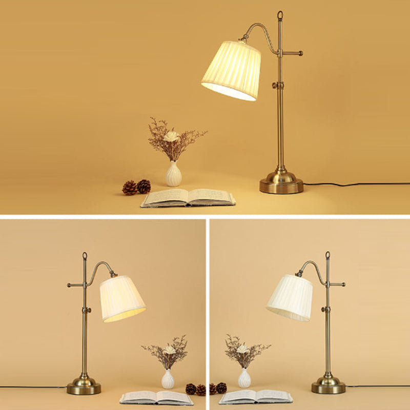 Round Curved Disc Iron Table Lamp