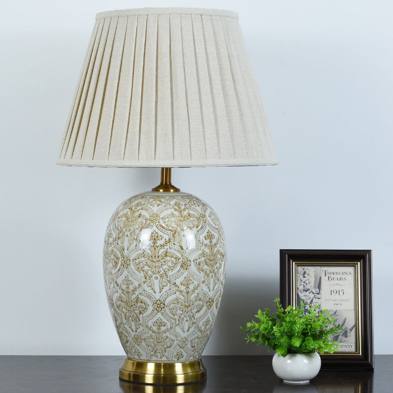 Oval Round Pleated Pattern Table Lamp