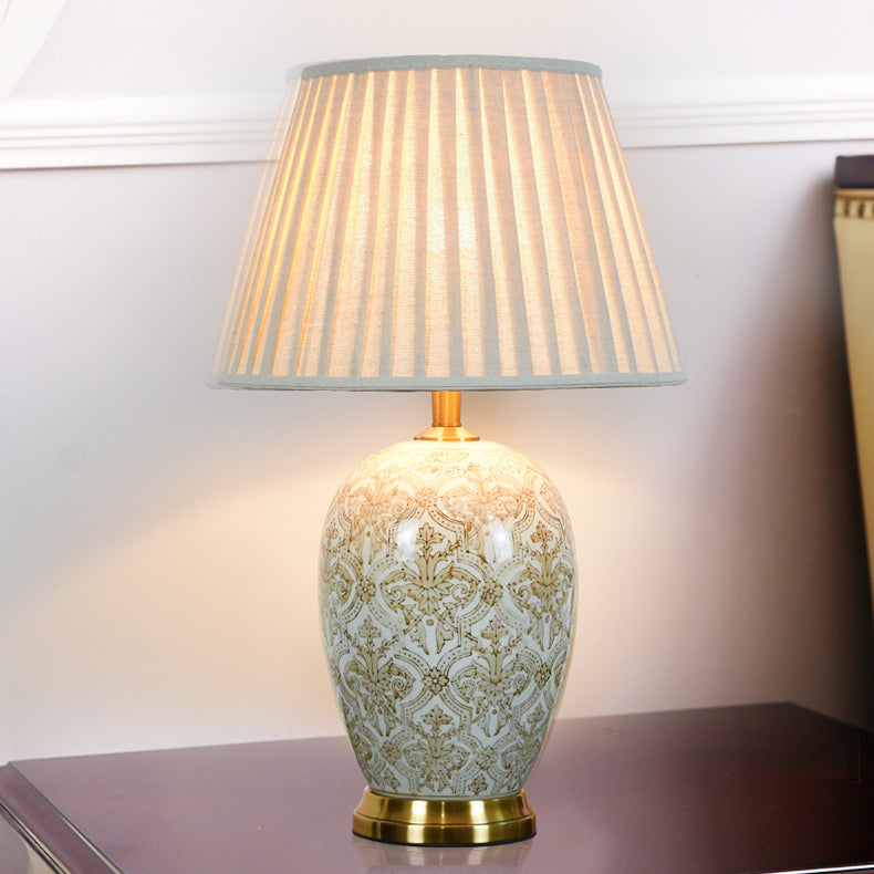 Oval Round Pleated Pattern Table Lamp