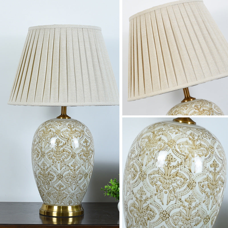 Oval Round Pleated Pattern Table Lamp