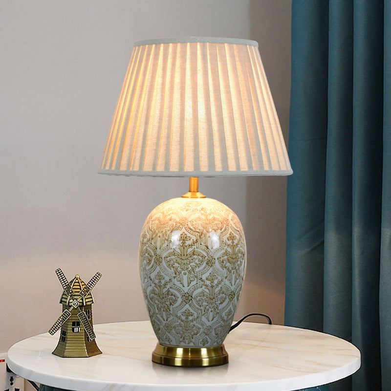 Oval Round Pleated Pattern Table Lamp