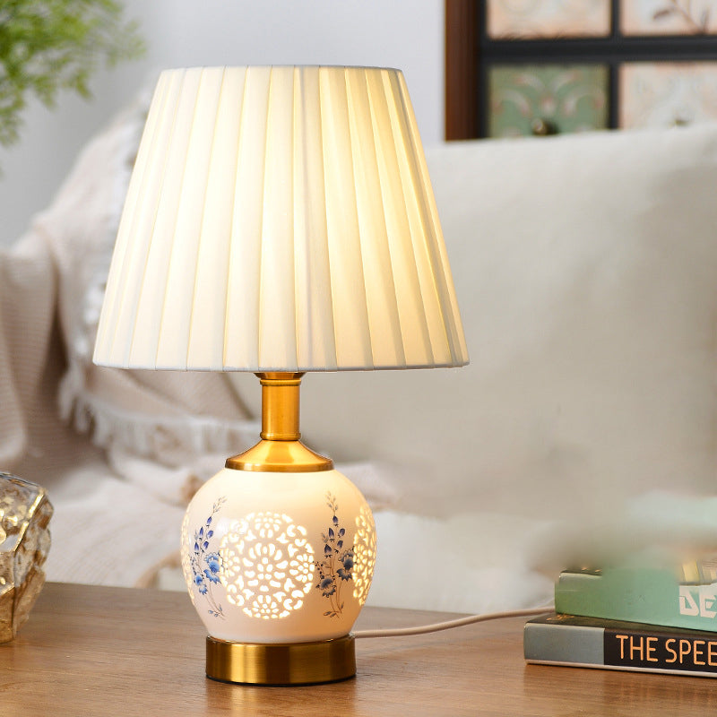 Round Ball Flower Hollowed Table Lamp