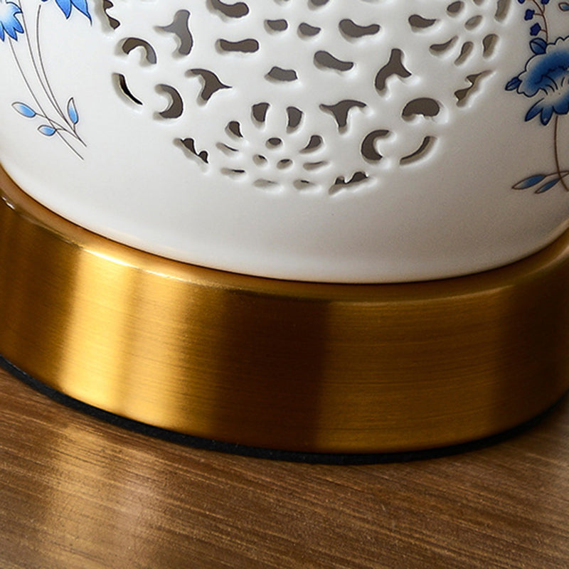 Round Ball Flower Hollowed Table Lamp