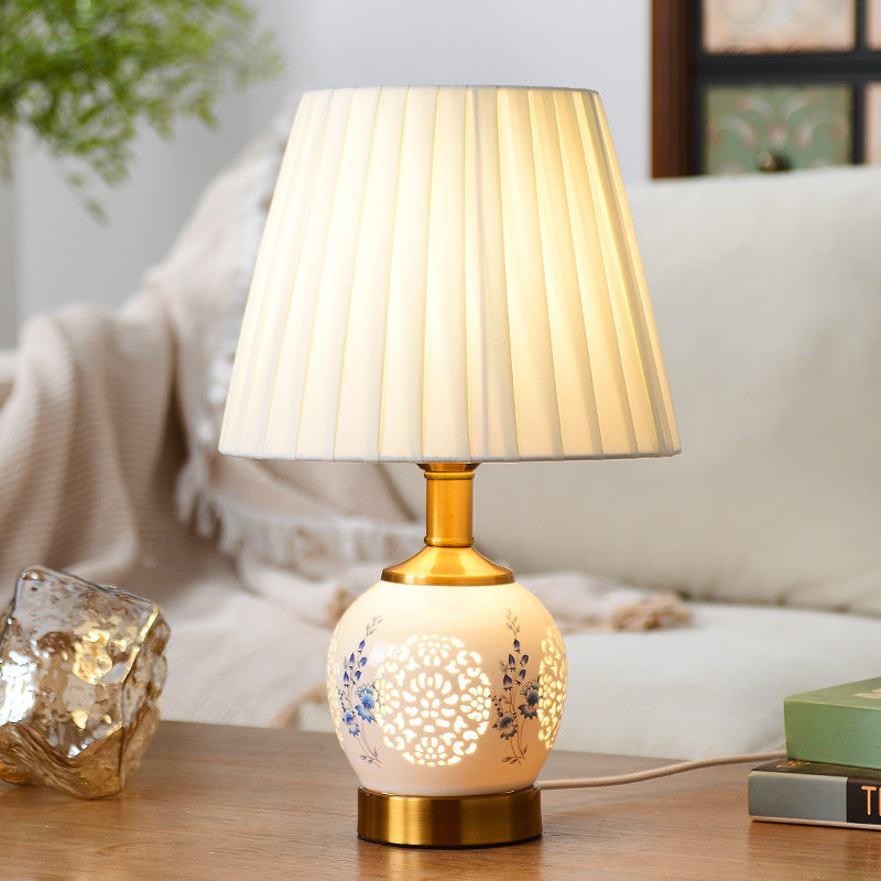 Round Ball Flower Hollowed Table Lamp