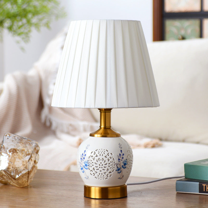 Round Ball Flower Hollowed Table Lamp