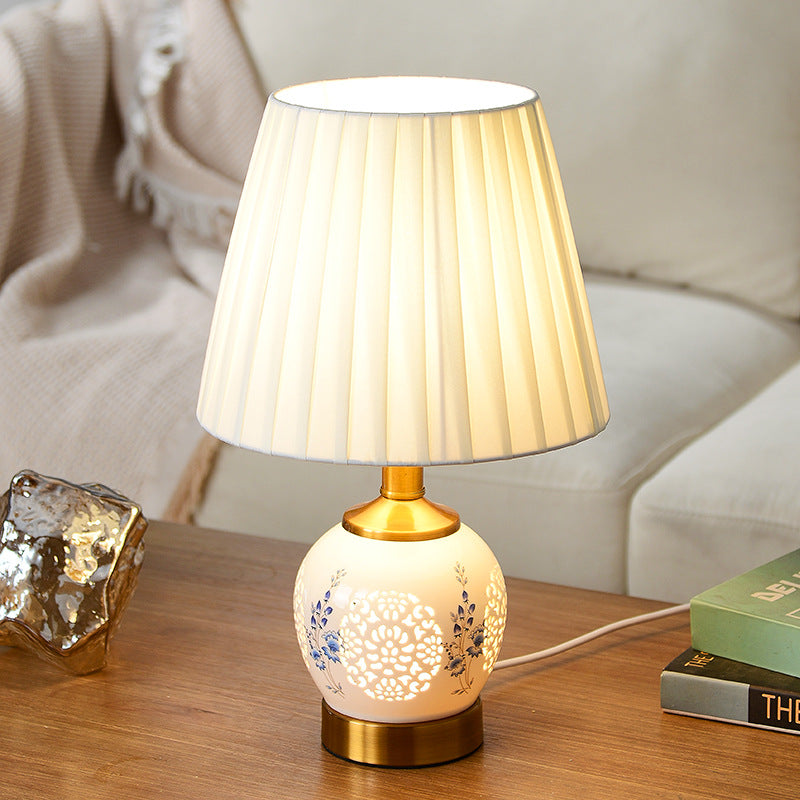 Round Ball Flower Hollowed Table Lamp