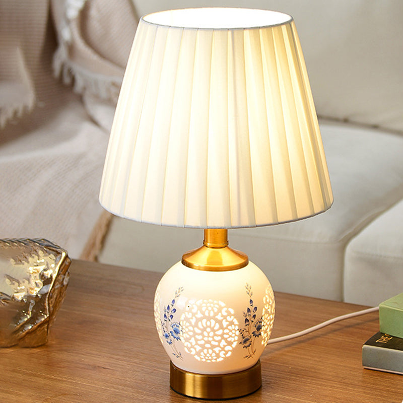 Round Ball Flower Hollowed Table Lamp