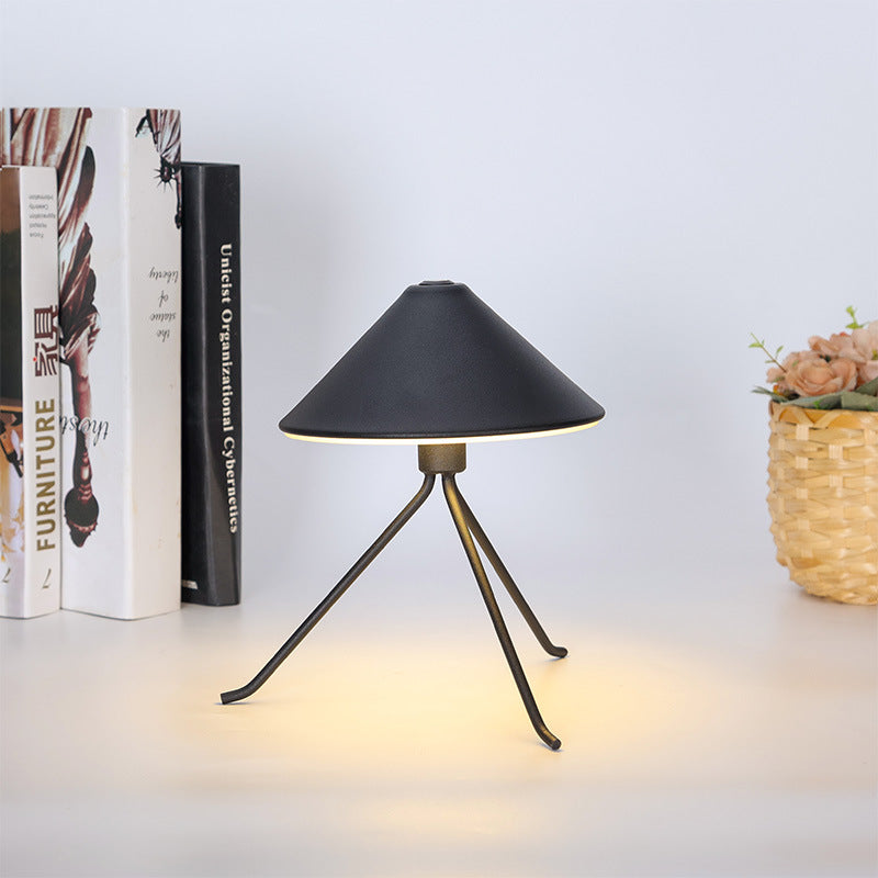 Round Tripods Iron Acrylic Table Lamp