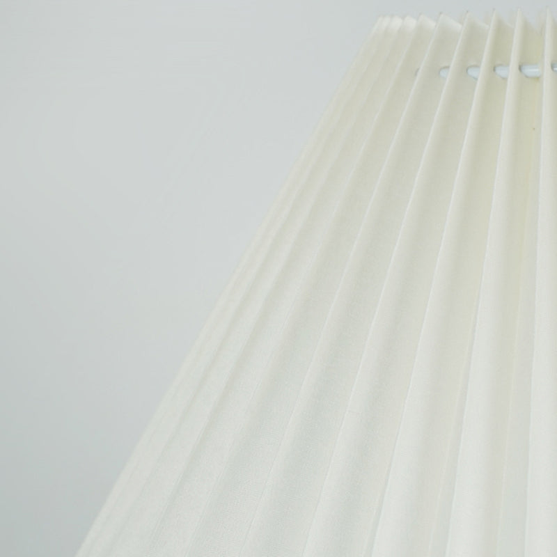 Round Pleated Iron Fabric Table Lamp