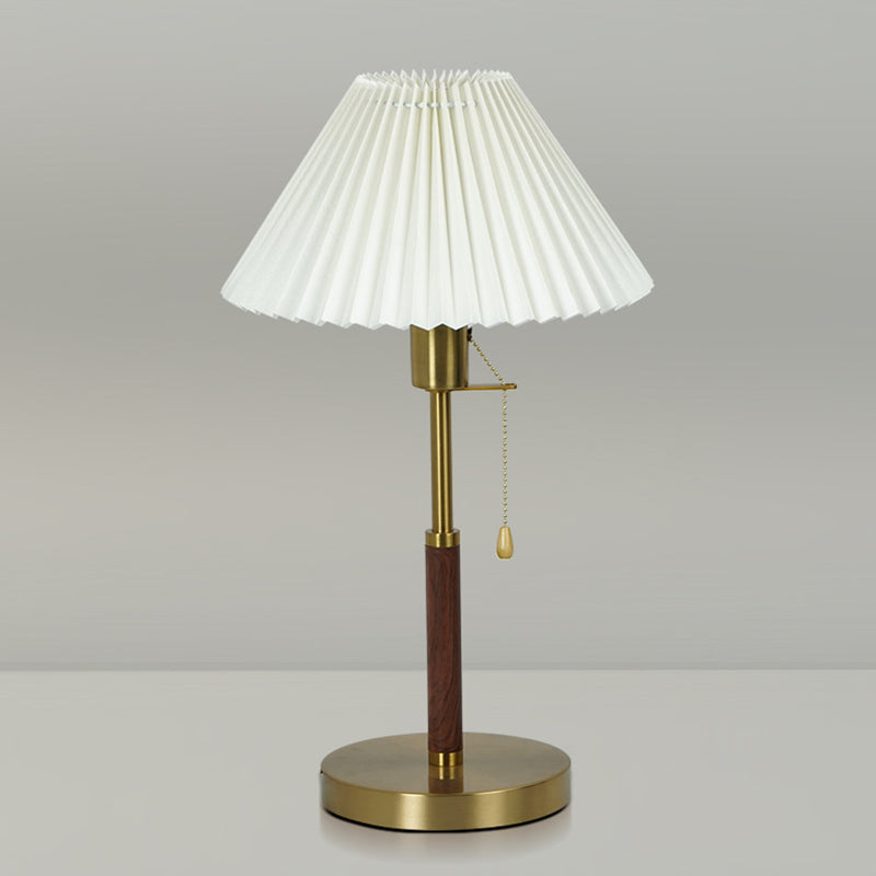 Round Pleated Iron Fabric Table Lamp