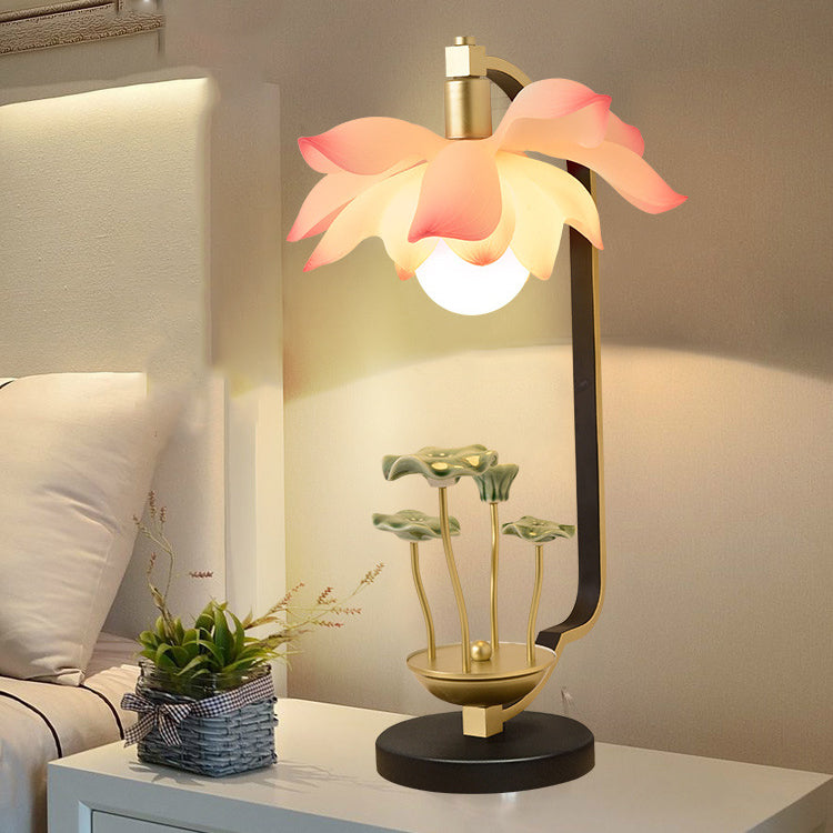 Lotus Leaf Round Resin Table Lamp