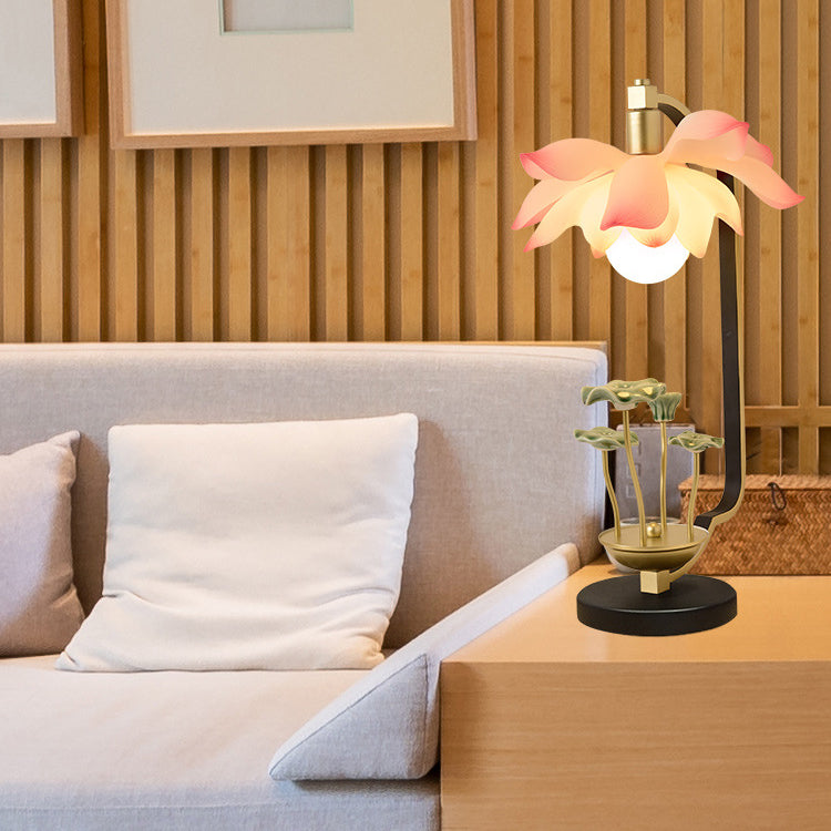 Lotus Leaf Round Resin Table Lamp