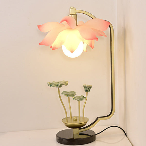 Lotus Leaf Round Resin Table Lamp