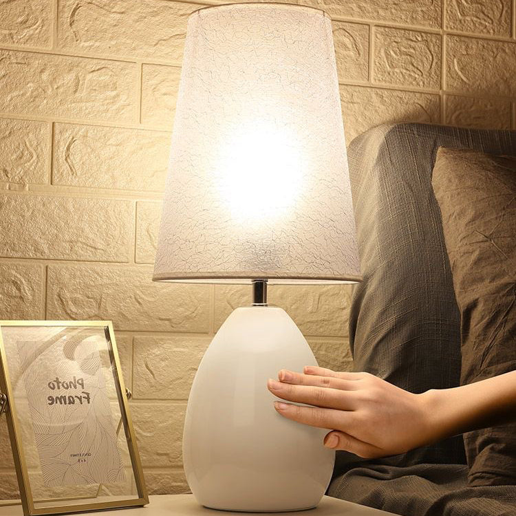 Round Oval Iron Fabric Table Lamp