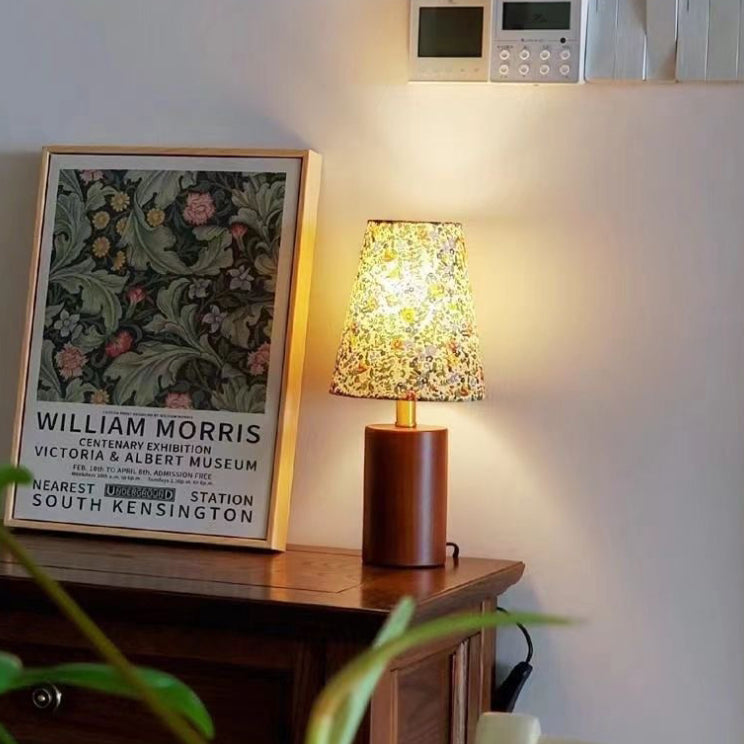 Pastoral Floral Print Fabric Table Lamp