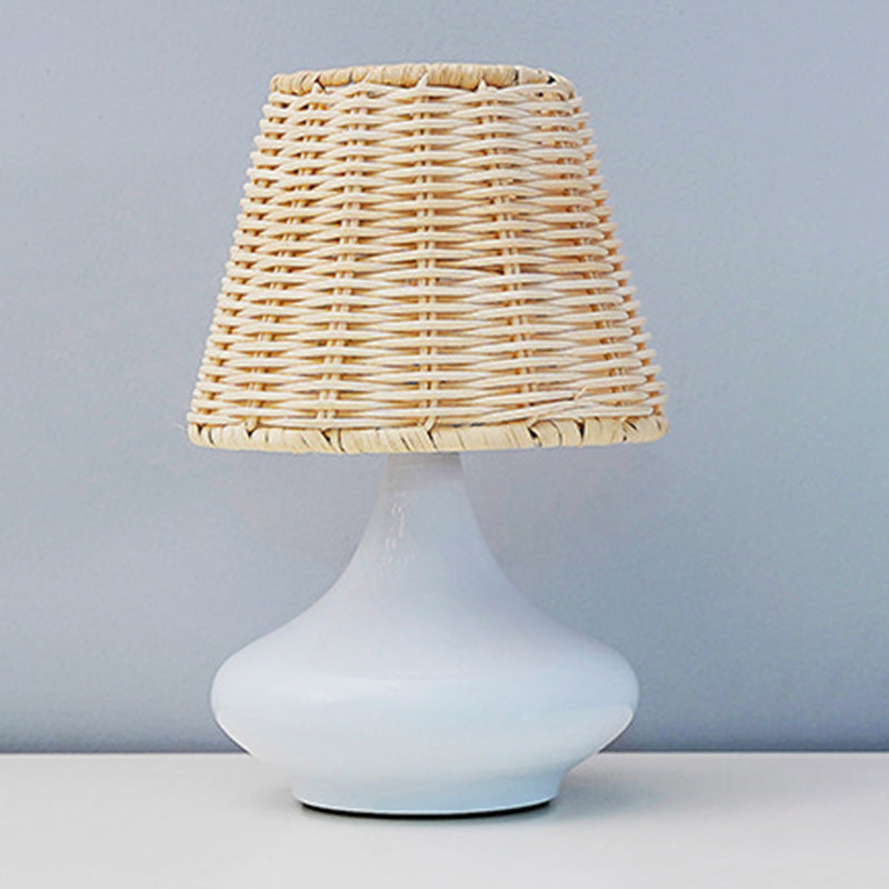 Rattan Weaving Iron Vase Table Lamp