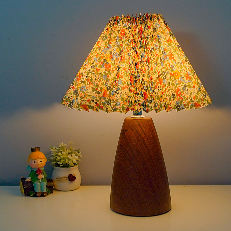 Pleated Fabric Ceramic Bedroom Table Lamp