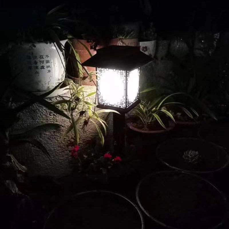 Plastic Square Waterproof Solar Outdoor Light