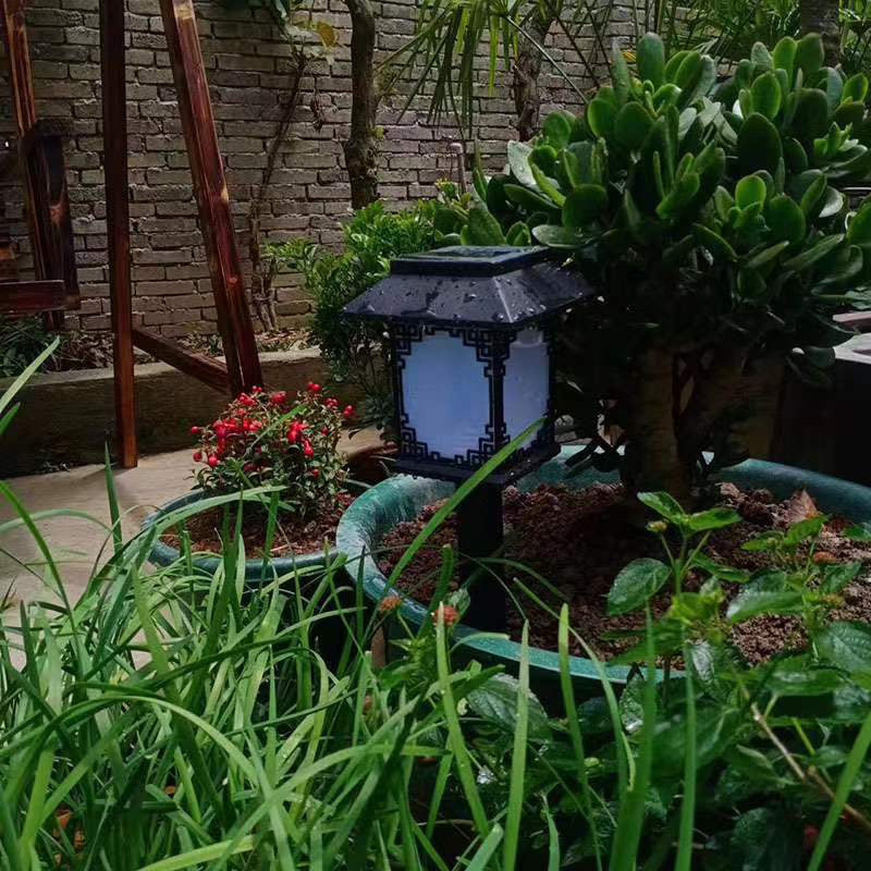 Plastic Square Waterproof Solar Outdoor Light