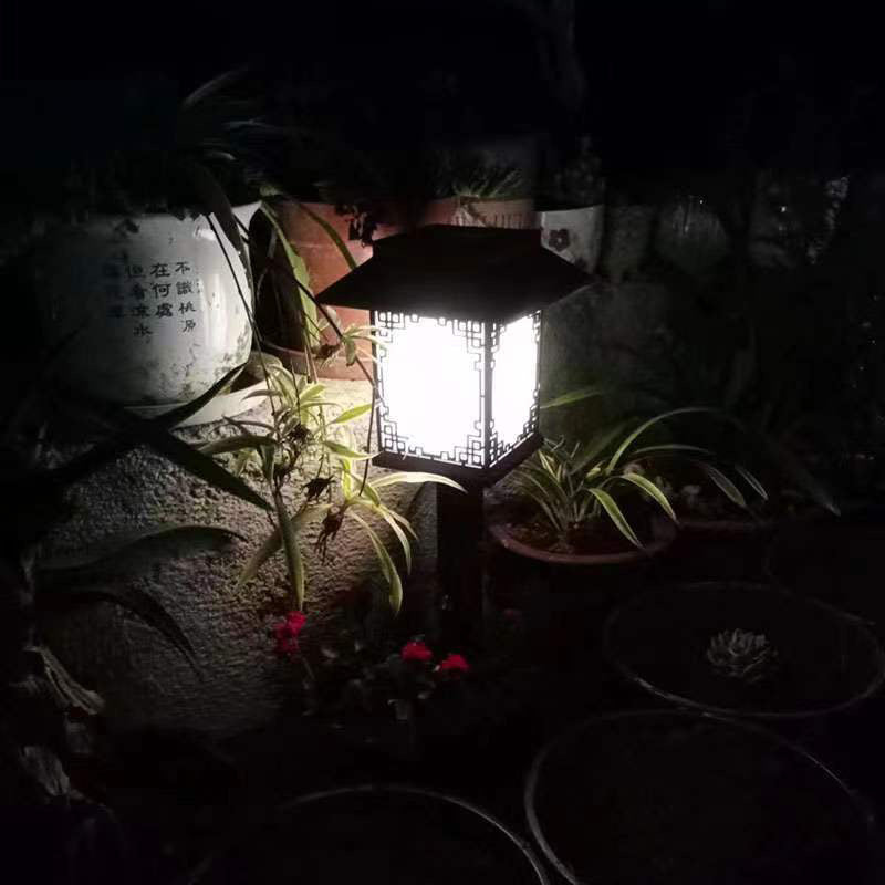 Plastic Square Waterproof Solar Outdoor Light