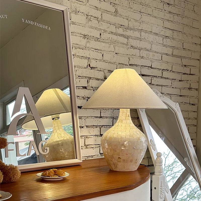 Fabric Shell Decoration Bedroom Table Lamp