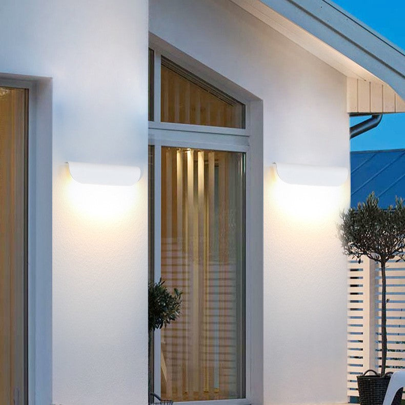 Curved Aluminum Patio Outdoor Light