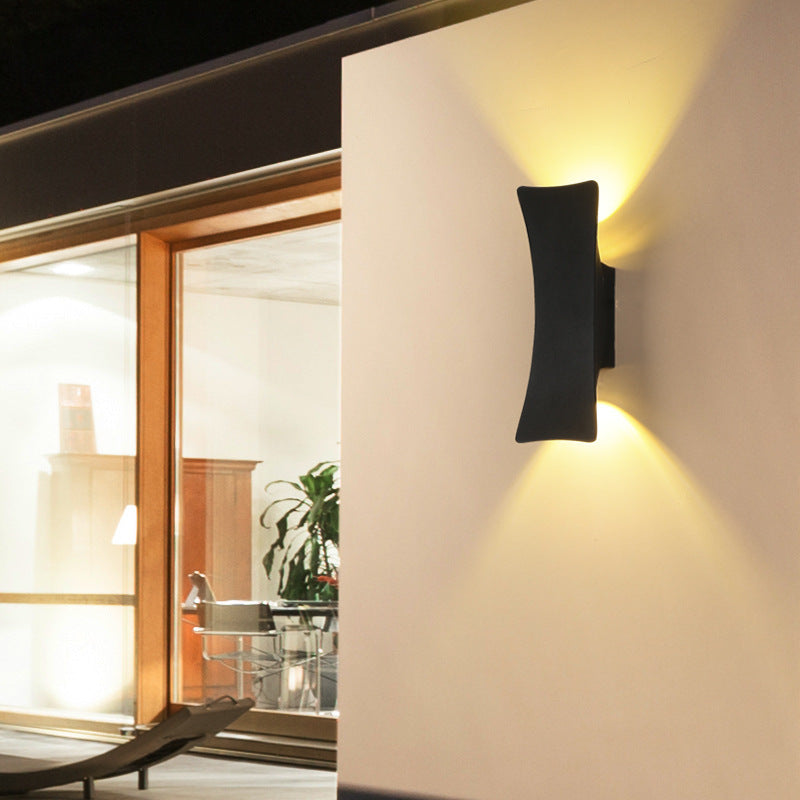 Curved Aluminum Up Down Outdoor Light