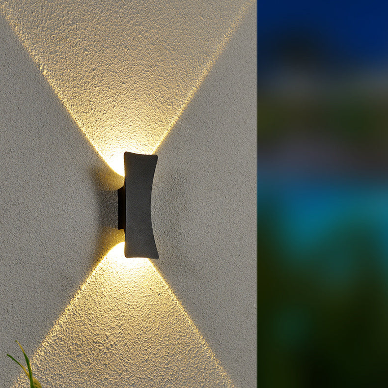 Curved Aluminum Up Down Outdoor Light