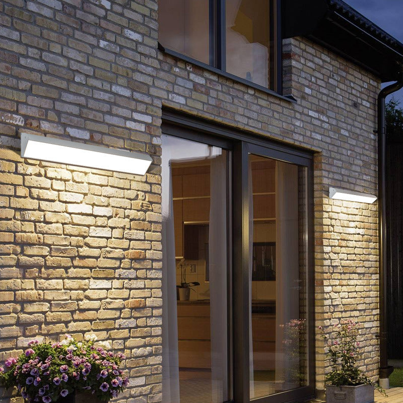 Long Strip Line Aluminum Outdoor Light