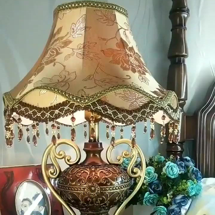 Palace Lace Fabric Tassel Table Lamp
