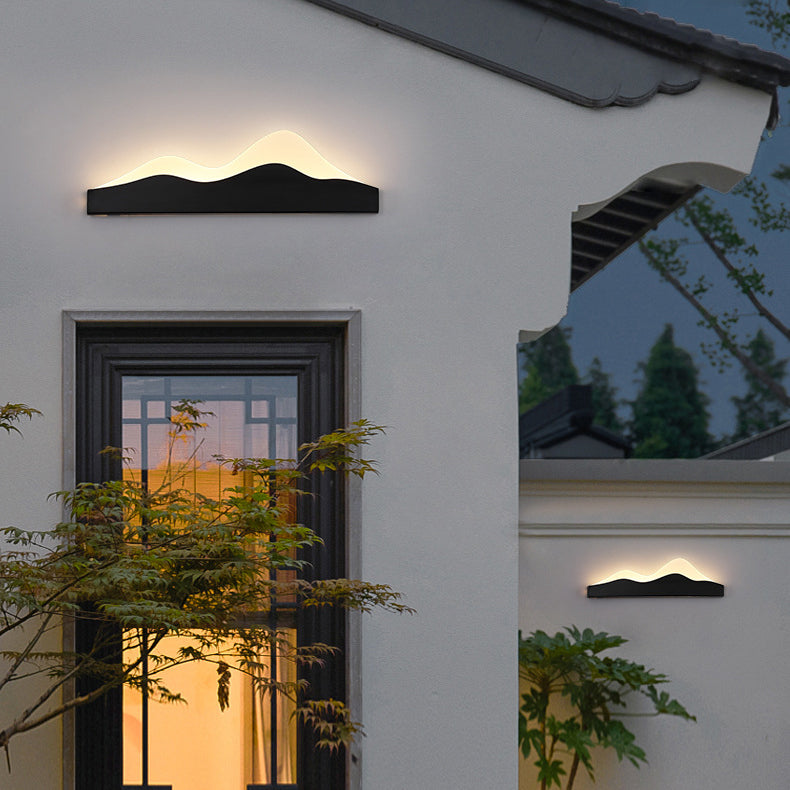 Zen Mountain Peak Iron Outdoor Light