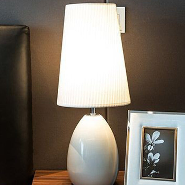 Fabric Hardware Round Bedroom Table Lamp