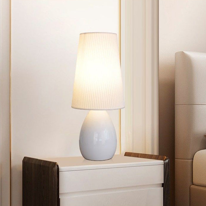 Fabric Hardware Round Bedroom Table Lamp