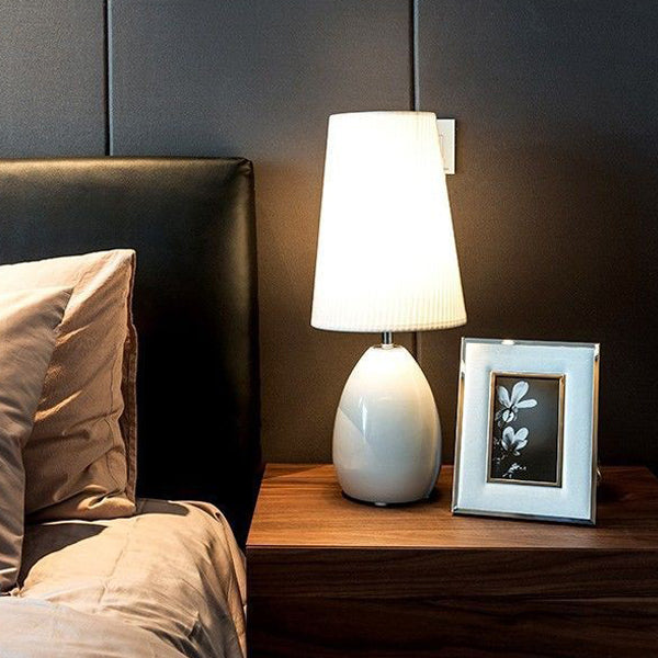 Fabric Hardware Round Bedroom Table Lamp