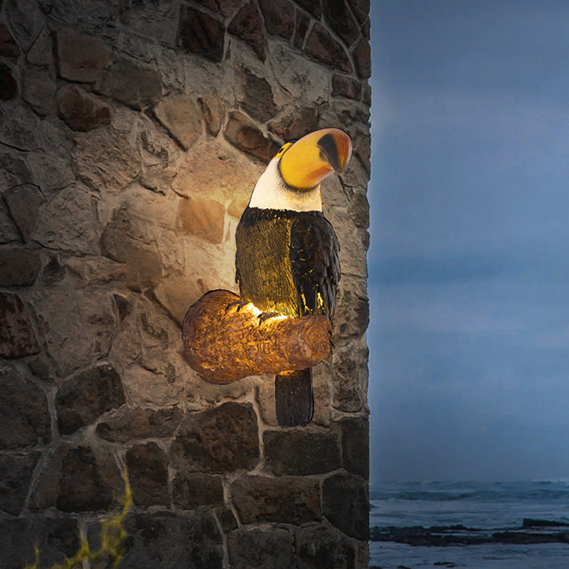 Resin Imitation Animal Toucan Outdoor Light