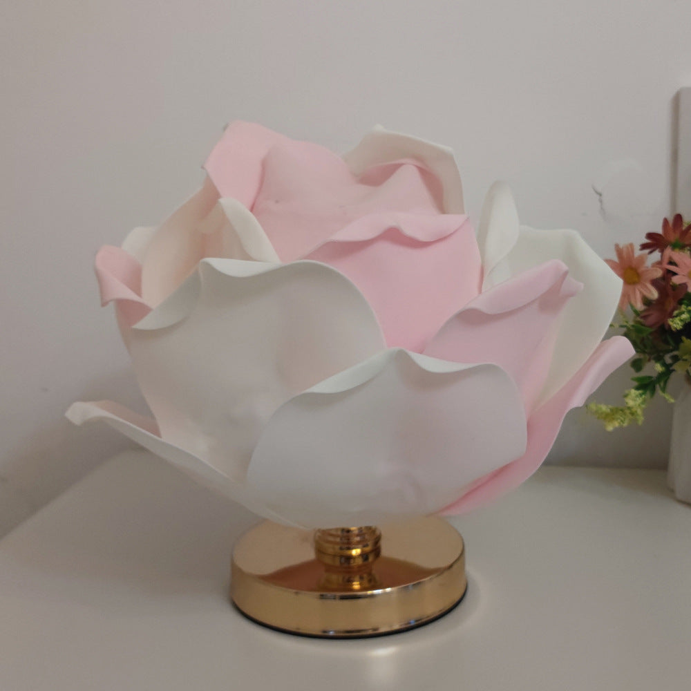 Lotus Flower Fabric Hardware Table Lamp