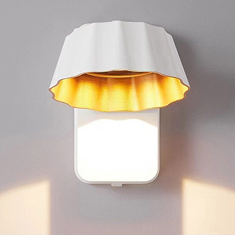 Aluminum Pleated Round Garden Outdoor Light