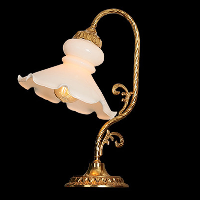 Round Petal Print Carved Table Lamp