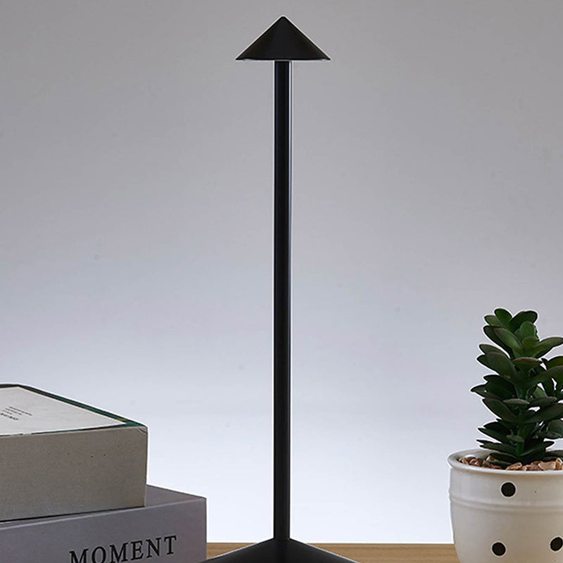 Pointed Round Metal Bedroom Table Lamp