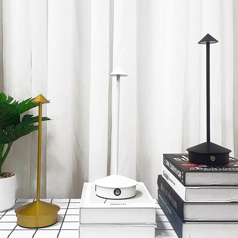 Pointed Round Metal Bedroom Table Lamp