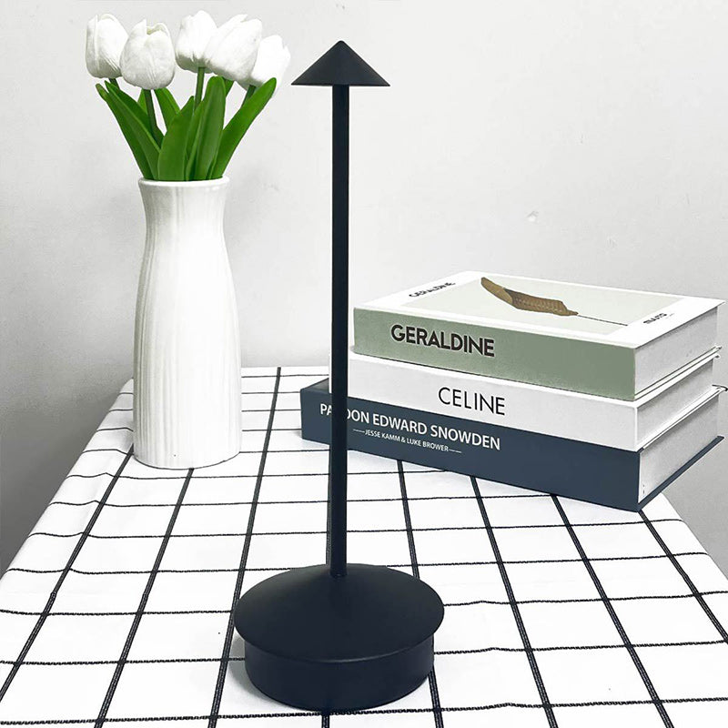 Pointed Round Metal Bedroom Table Lamp