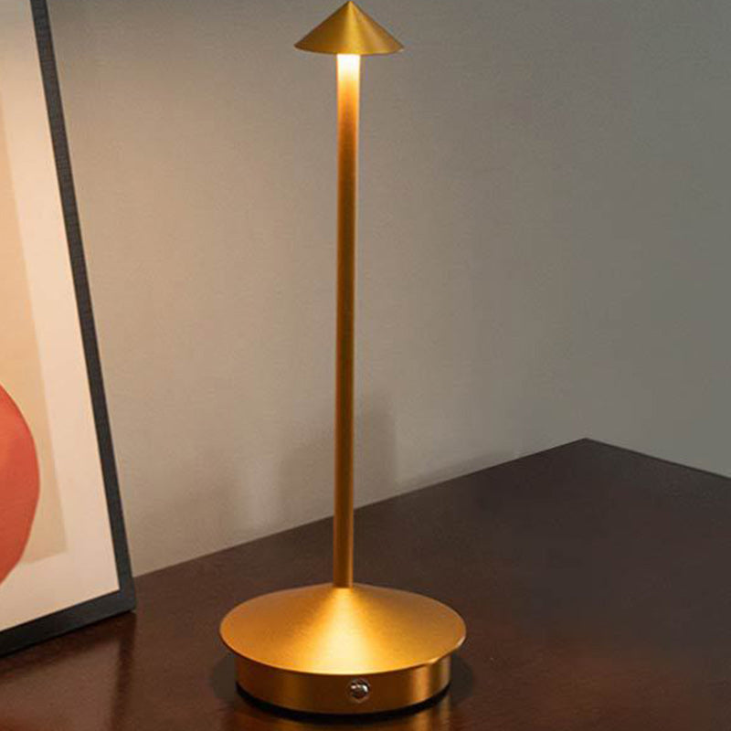 Pointed Round Metal Bedroom Table Lamp