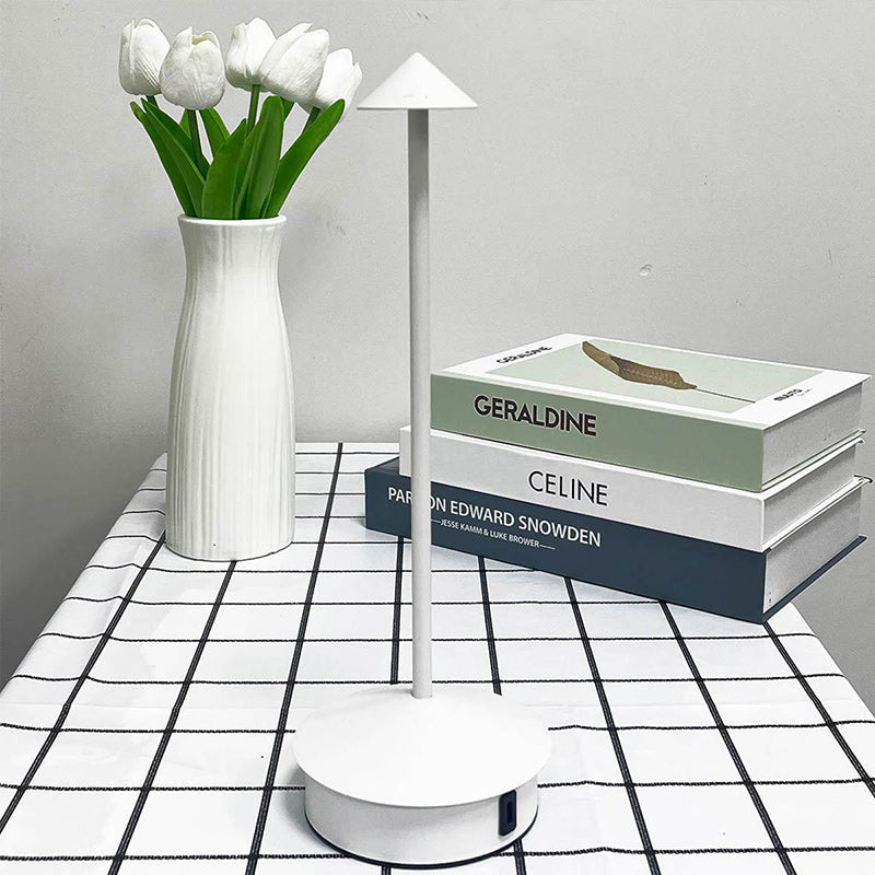 Pointed Round Metal Bedroom Table Lamp