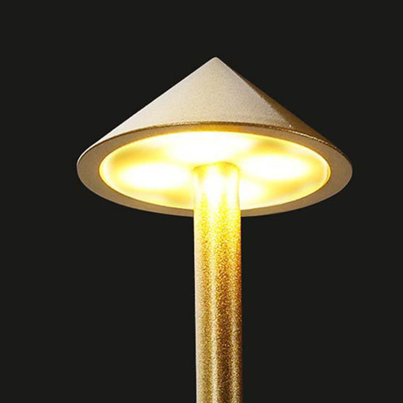Pointed Round Metal Bedroom Table Lamp